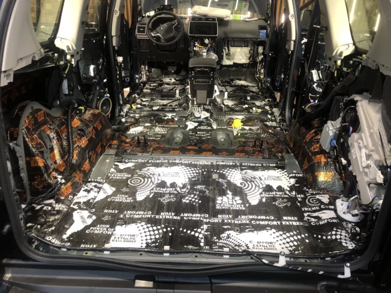 Шумоизоляция пола 2 Toyota Land Cruiser Prado 2021