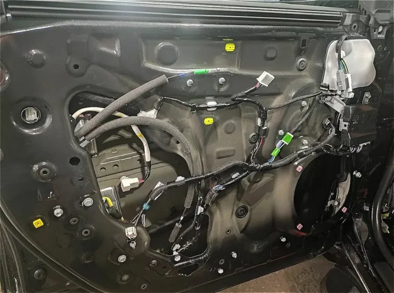 Шумоизоляция двери Lexus LX 2022-1