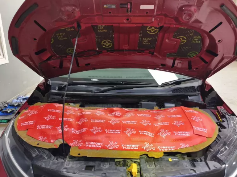 Шумоизоляция капота Nissan Note